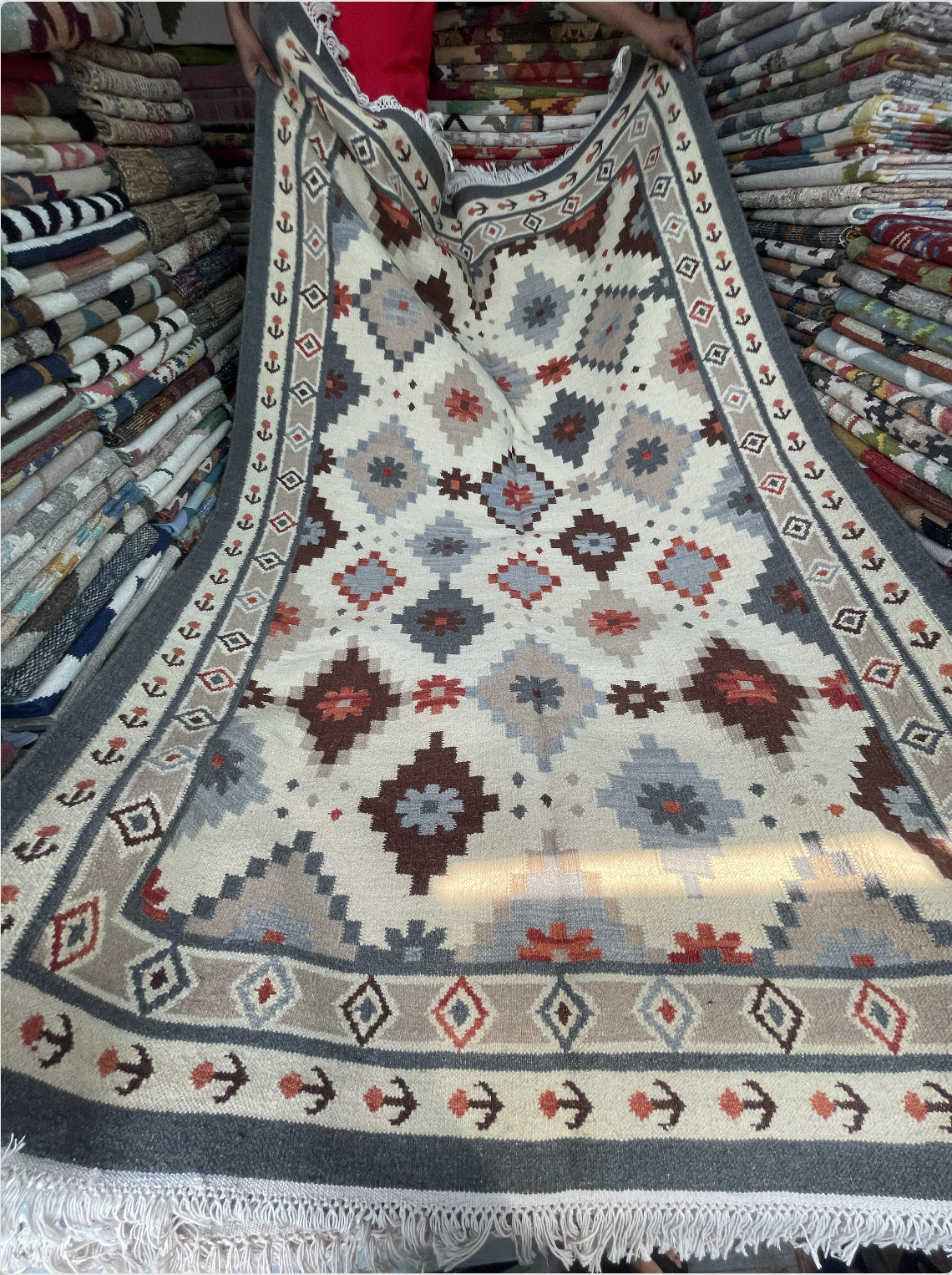 Meera Rug 214 x 152 cm