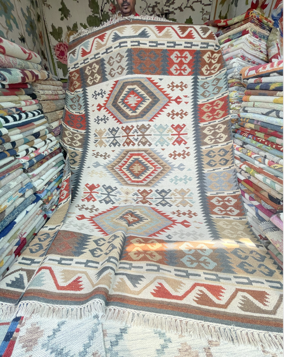 Prithvi Rug 240 x 170 cm