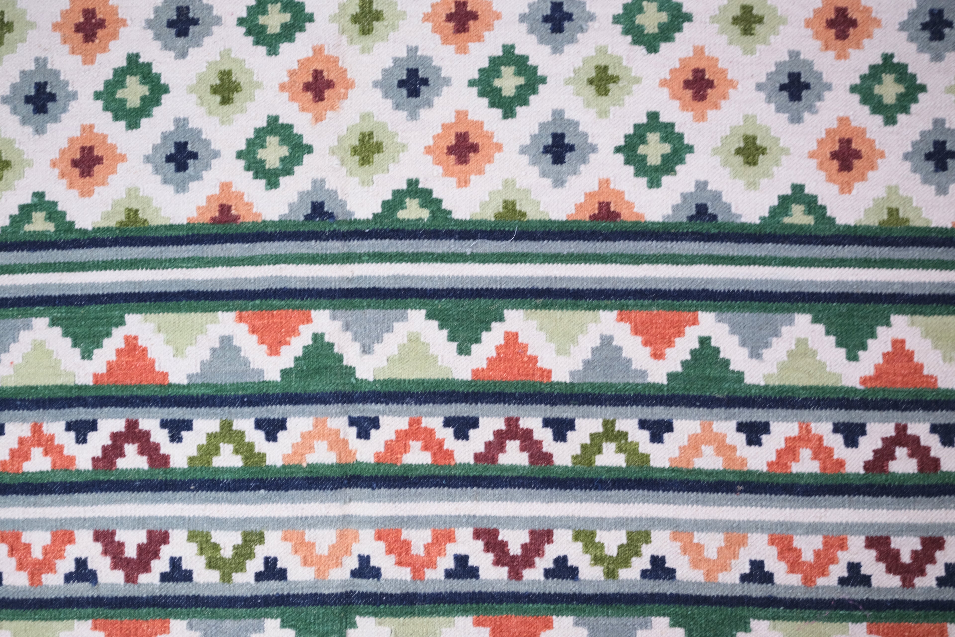 Raha Rug 240 x 170 cm