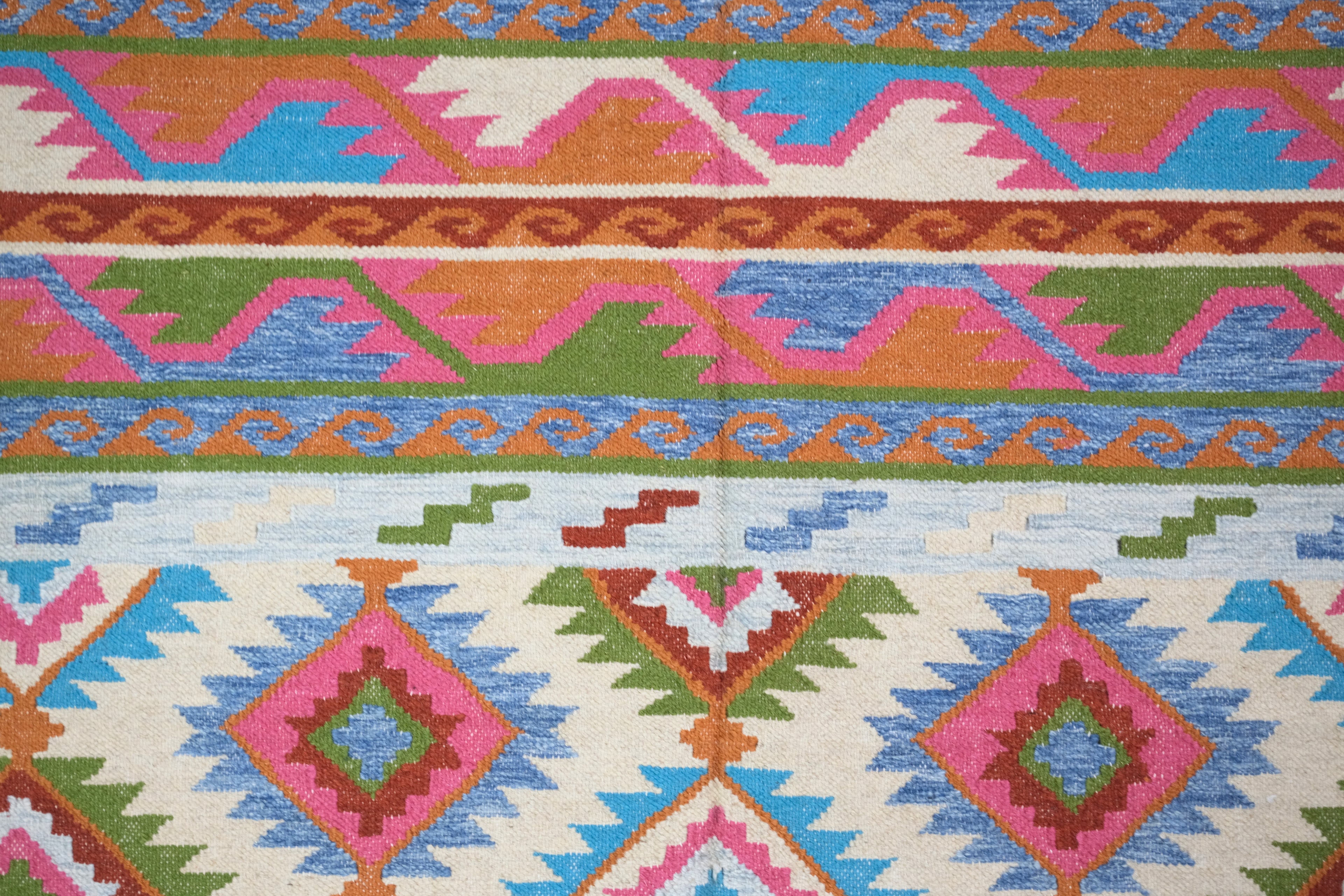 Qala Rug 240 x 155 cm