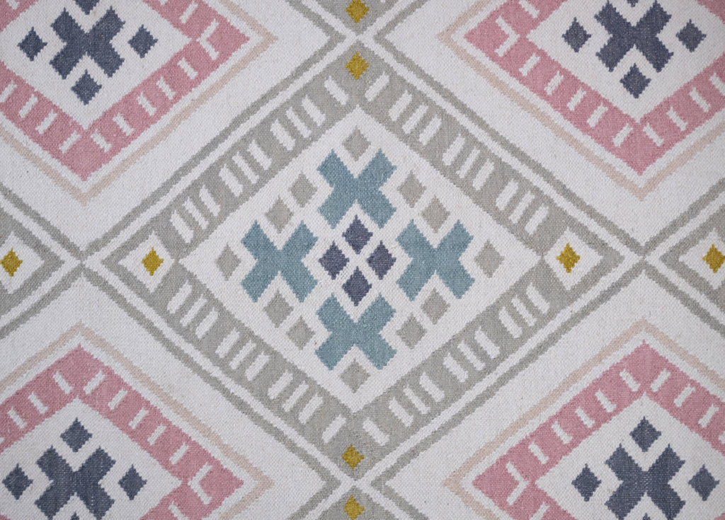 Meera Rug 240 x 170 cm